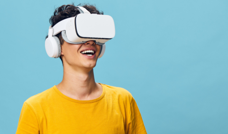 Tecnologia imersiva em animes: como a realidade virtual está transformando fãs em protagonistas