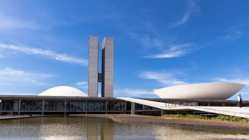 PF quer ampliar poder contra STF: o debate sobre suspeição de ministros ganha força no Brasil