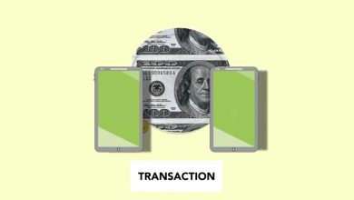 Ilustração isométrica de transferência de dinheiro pela internet entre telefones celulares.